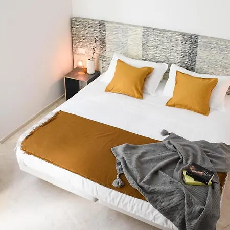 Garibaldi23 Rooms-2